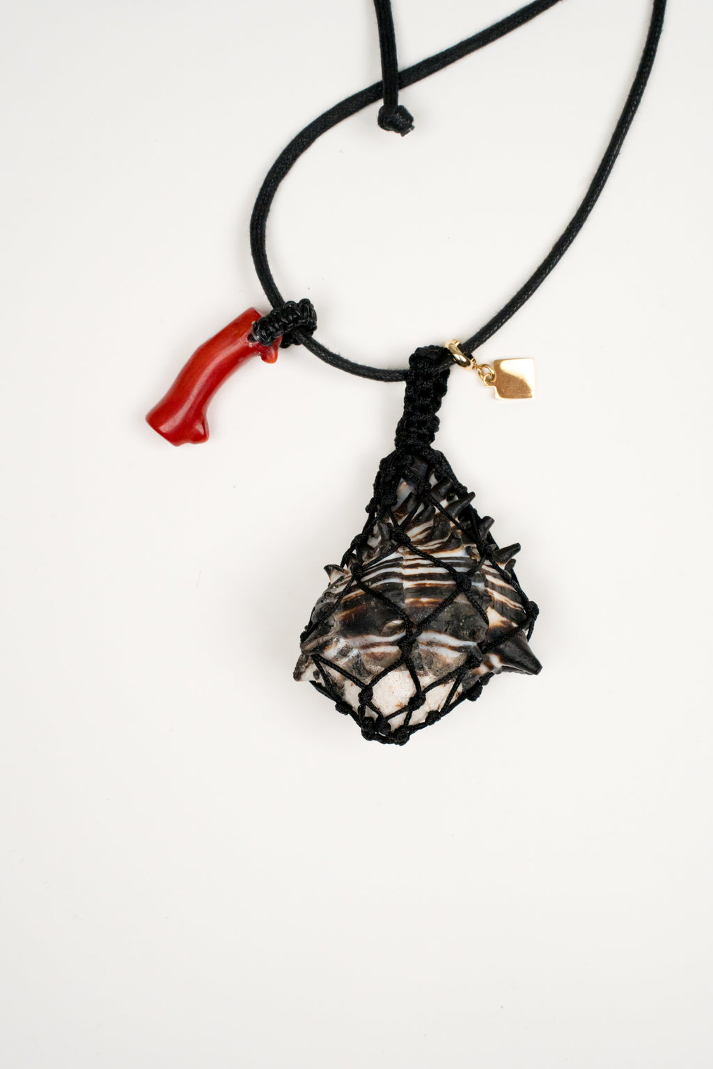 Collar Caracol Atrapado