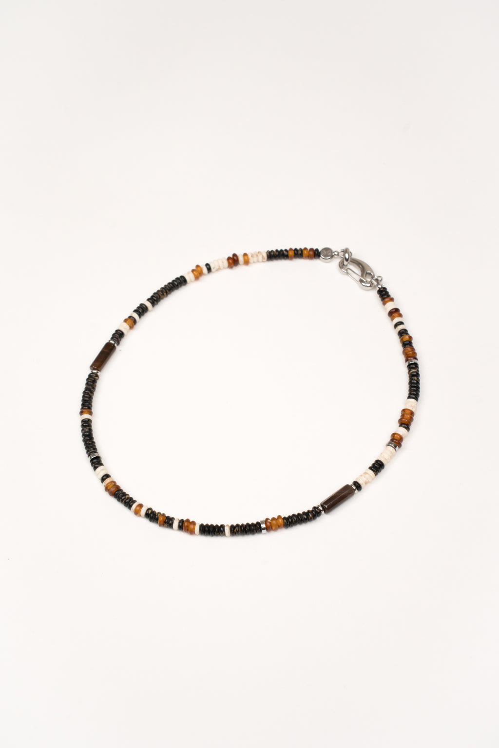 Collar anillos marrones en cable